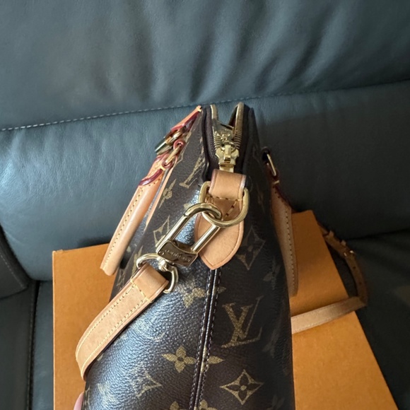 Louis Vuitton Boetie PM - Picture 4 of 16